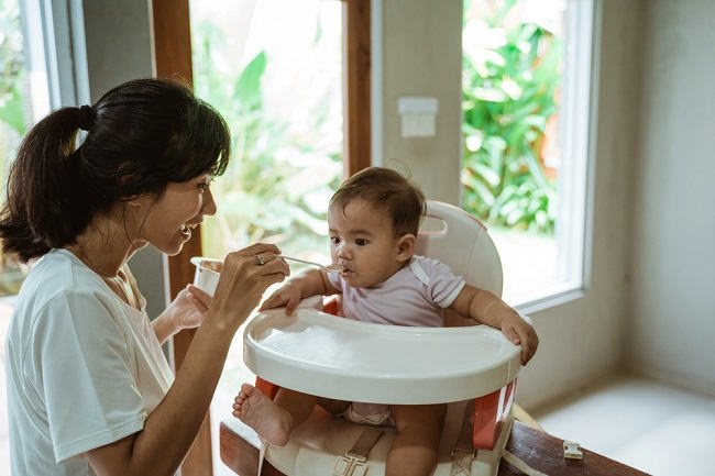 bunda-ini-panduan-memilih-dan-melatih-babysitter-untuk-si-kecil